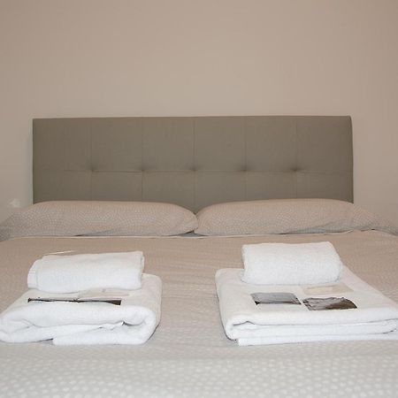 Apartamento De Dos Dormitorios En Triana Sevilla Exterior foto